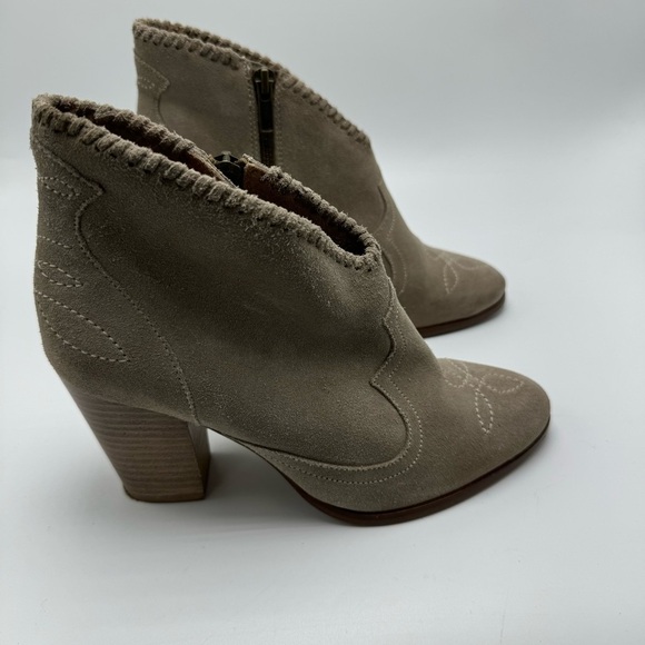 Ariat Unbridled EVA Gray Suede Leather Heeled Boot Bootie Size 6 Style 10027435 - Picture 3 of 11